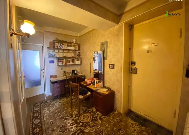 3 սենյականոց բնակարան Մալյան փողոցում, 81 ք.մ., 2 սանհանգույց, մի քանի պատշգամբ, նախավերջին հարկ