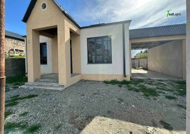 Մեկ հարկանի քարե տուն Կենտրոնական փողոցում Գեղանիստում, 300 ք.մ., մասնակի վերանորոգում