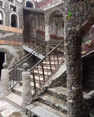 Երկու հարկանի քարե տուն, Այգաբացի 2-րդ շարք Գյումրիում, 325 ք.մ., 2 սանհանգույց
