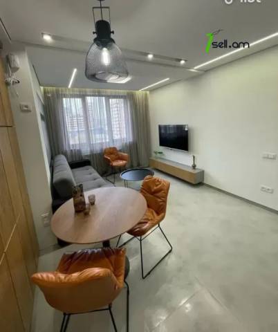 2 սենյականոց բնակարան Եզնիկ Կողբացու փողոցում, 43 քմ, դիզայներական ոճով վերանորոգված