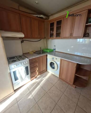 1 սենյականոց բնակարան Նալբանդյան փողոցում, 42 ք.մ., կապիտալ վերանորոգված, քարե շենք