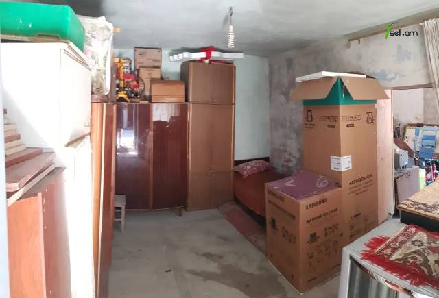 Երկու հարկանի քարե տուն Դավիթ Մալյան փողոցում Ավանում, 478 քմ, կոսմետիկ վերանորոգում