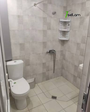 2 սենյականոց բնակարան Էստոնական փողոցում, 54 ք.մ., 2/5 հարկ, կոսմետիկ վերանորոգում, քարե շենք