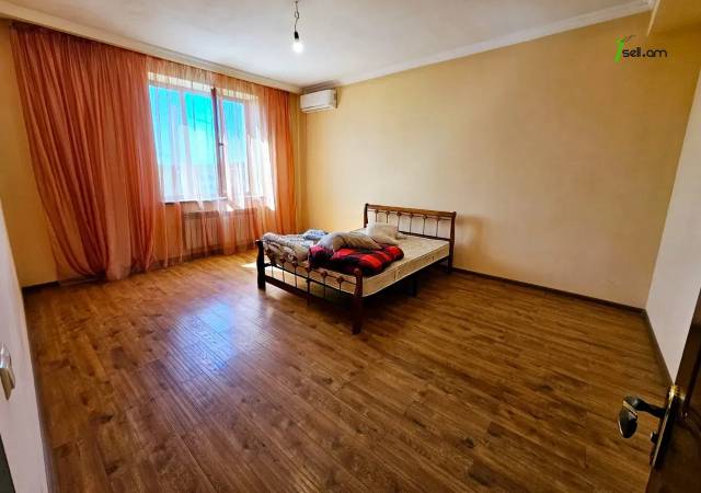 Երկու հարկանի քարե տուն, Նազարբեկյան թաղամաս Աջափնյակում, 740 ք.մ., 2 սանհանգույց