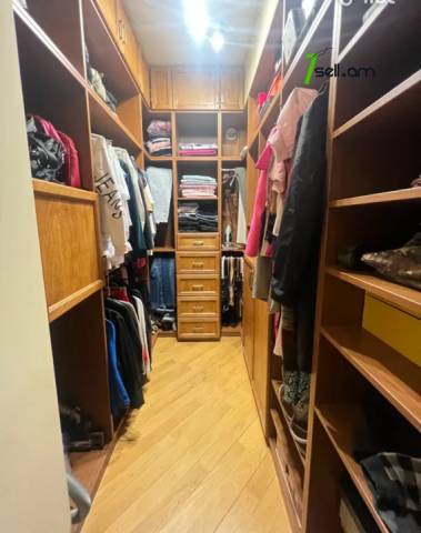 3 սենյականոց բնակարան նորակառույց շենքում Մհեր Մկրտչյան փողոցում, 105 ք.մ., 2 սանհանգույց