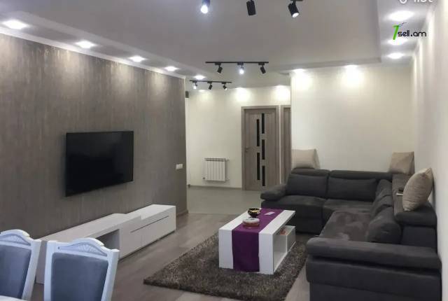 3 սենյականոց բնակարան Դրոյի փողոցում, 73 ք.մ., եվրովերանորոգված, քարե շենք