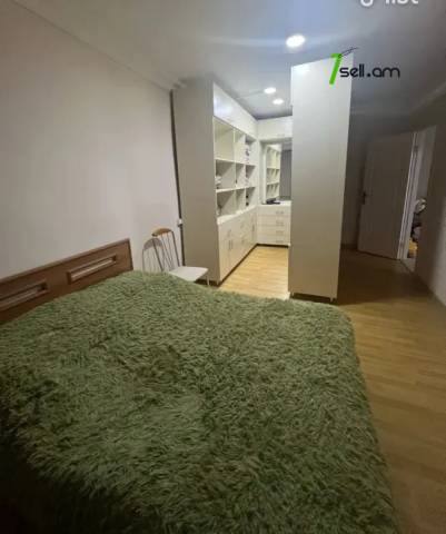 2 սենյականոց բնակարան Արամ Խաչատրյան փողոցում, 49 քմ, 9/13 հարկ, եվրովերանորոգված