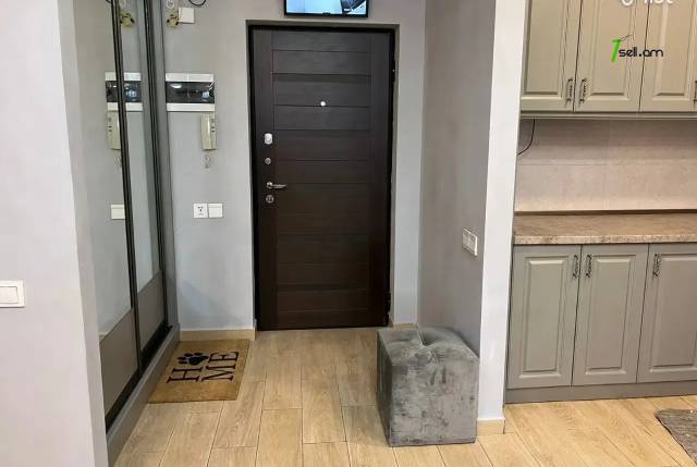 3 սենյականոց բնակարան նորակառույց շենքում Պարույր Սևակի փողոցում, 90 ք.մ., 2 սանհանգույց