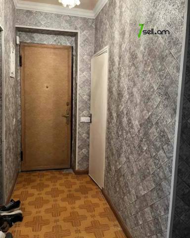 2 սենյականոց բնակարան Մուրացանի փողոցում, 54 ք.մ., 2/5 հարկ, կապիտալ վերանորոգված, քարե շենք