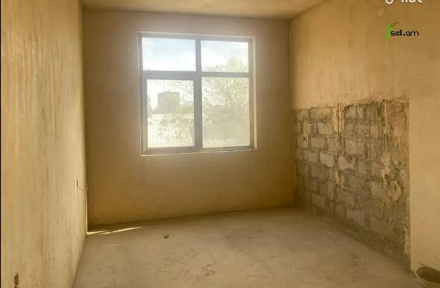 Ընդարձակ 5 սենյականոց բնակարան նորակառույց շենքում Վահրամ Փափազյան փողոցում, 284 ք.մ.