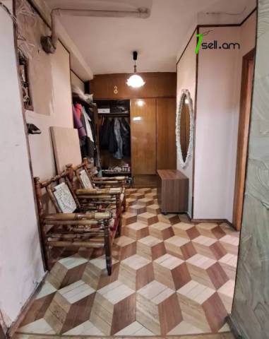 4 սենյականոց բնակարան Պուշկինի փողոցում, 125 ք.մ., 2 սանհանգույց, նախավերջին հարկ