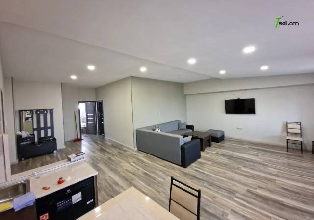 Երեք հարկանի քարե տուն Վարշավյան փողոցում Արաբկիրում, 630 քմ, 3+ սանհանգույց, կապիտալ վերանորոգված