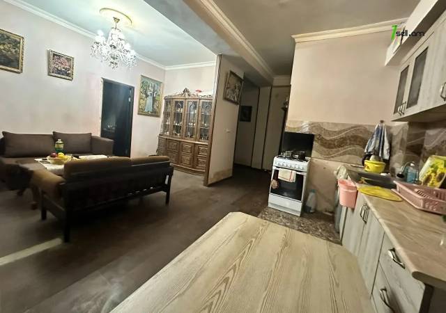 2 սենյականոց բնակարան Աթոյան փողոցում, 51 ք.մ., 1/4 հարկ, մասնակի վերանորոգում, քարե շենք