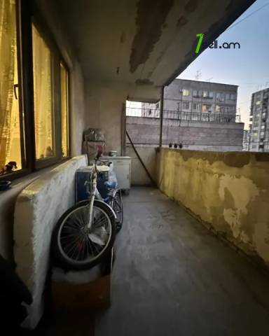 3 սենյականոց բնակարան Երվանդ Քոչարի փողոցում, 73 ք.մ.