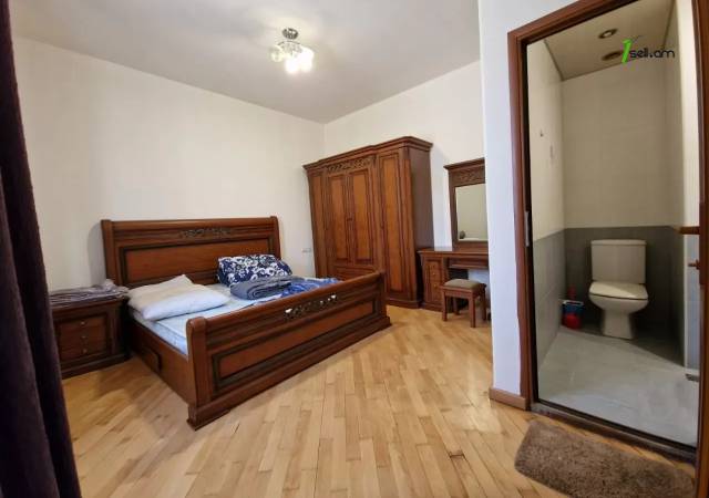 Երկու հարկանի քարե տուն Լուկաշինի փողոցում Աջափնյակում, 300 ք.մ., 3+ սանհանգույց, եվրովերանորոգված