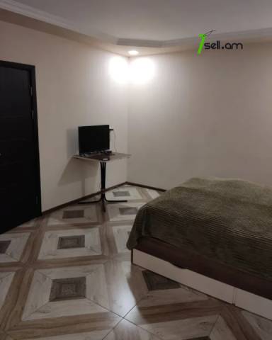 Մեկ հարկանի քարե տուն Մամիկոնյանց փողոցում Արաբկիրում, 175 ք.մ., 2 սանհանգույց, կապիտալ վերանորոգված