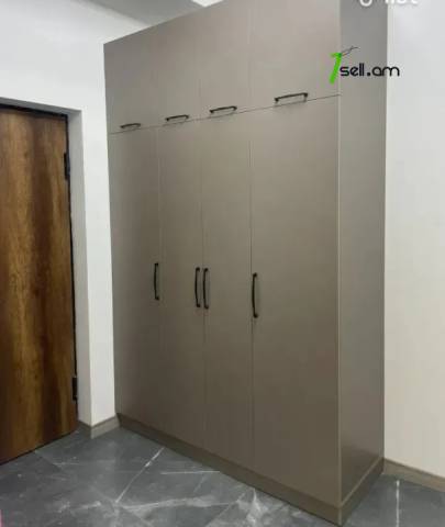 3 սենյականոց բնակարան նորակառույց շենքում Արամ Խաչատրյան փողոցում, 84 ք.մ., բարձր առաստաղներ