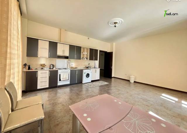 Ընդարձակ 4 սենյականոց բնակարան նորակառույց շենքում Արամի փողոցում, 255 ք.մ., 3+ սանհանգույց