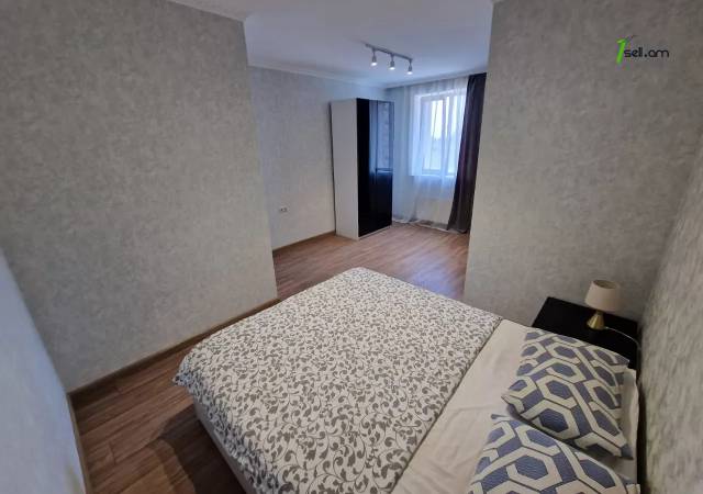 3 սենյականոց բնակարան նորակառույց շենքում Տերյան փողոցում, 130 ք.մ., 2 սանհանգույց, բարձր առաստաղներ
