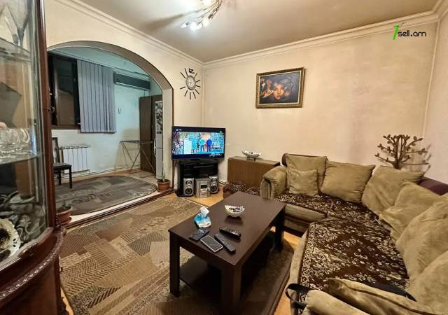 2 սենյականոց բնակարան Ազատամարտիկների փողոցում, 60 քմ, 1/9 հարկ, կապիտալ վերանորոգված