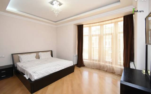 4 սենյականոց բնակարան նորակառույց շենքում Կիևյան փողոցում, 140 ք.մ., 3+ սանհանգույց