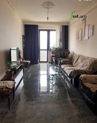 3 սենյականոց բնակարան նորակառույց շենքում Գրիբոյեդով փողոցում, 74 ք.մ., բարձր առաստաղներ, 7/14 հարկ