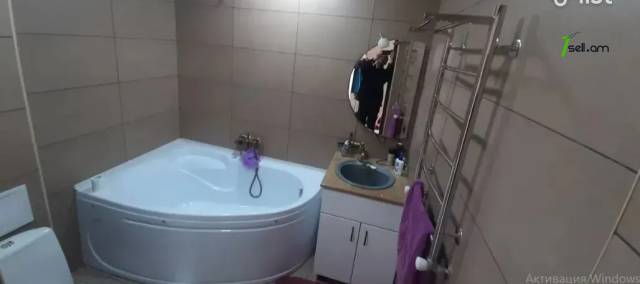 Երկու հարկանի տուն, Շիրակի 4-րդ նրբանցք Շենգավիթում, 160 ք.մ., 2 սանհանգույց, եվրովերանորոգված