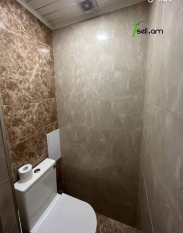 3 սենյականոց բնակարան Էզրաս Հասրաթյանի փողոցում, 65 ք.մ., մի քանի պատշգամբ, 4/9 հարկ