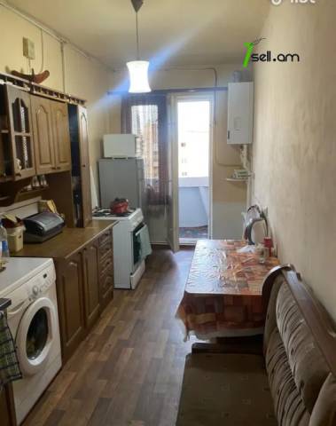 4 սենյականոց բնակարան Դանիել Վարուժանի փողոցում, 100 ք.մ., մասնակի վերանորոգում