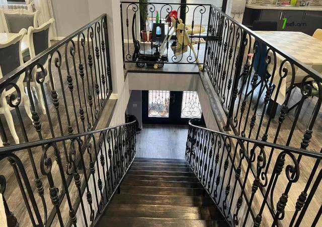 Երեք հարկանի քարե տուն 16-րդ փողոցում Ձորաղբյուրում, 550 ք.մ., 3+ սանհանգույց, եվրովերանորոգված