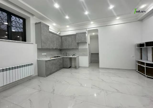 3 սենյականոց բնակարան Էրեբունու փողոցում, 70 ք.մ., 1/3 հարկ, կապիտալ վերանորոգված, քարե շենք