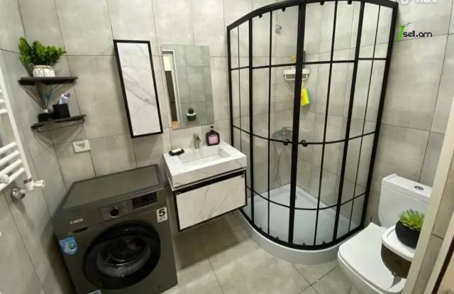 Մեկ հարկանի քարե տուն 16-րդ փողոցում Զովունիում, 60 քմ, կապիտալ վերանորոգված