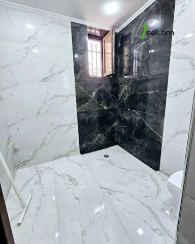 Երկու հարկանի քարե տուն, Գ-1 թաղամաս Աջափնյակում, 1080 ք.մ., 3+ սանհանգույց, կապիտալ վերանորոգված