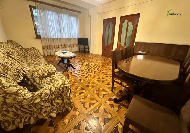 3 սենյականոց բնակարան Դերենիկ Դեմիրճյանի փողոցում, 70 քմ, 3/10 հարկ, կապիտալ վերանորոգված