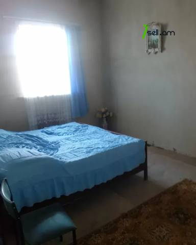 Երկու հարկանի քարե տուն Աբովյանում, 1600 ք.մ.