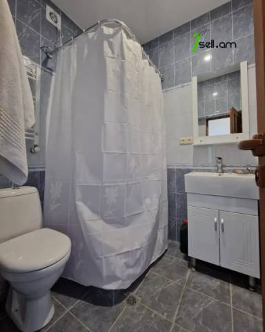 Երկու հարկանի քարե տուն Ջրվեժում, 1200 քմ, 3+ սանհանգույց, եվրովերանորոգված