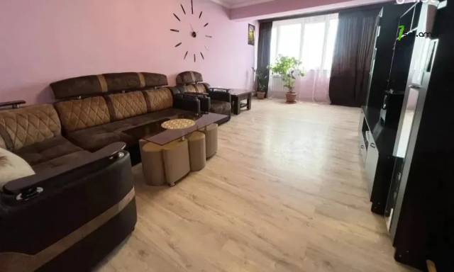 4 սենյականոց բնակարան Գուսան Շերամի փողոցում, 100 քմ, կապիտալ վերանորոգված, քարե շենք