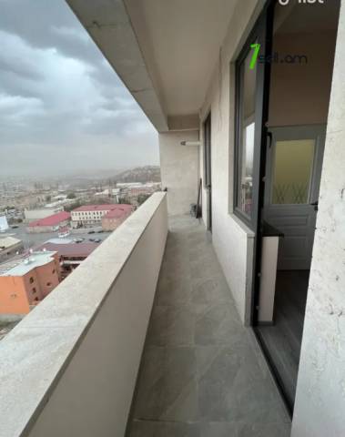 3 սենյականոց բնակարան նորակառույց շենքում Գրիբոյեդով փողոցում, 70 ք.մ., բարձր առաստաղներ, 12/16 հարկ