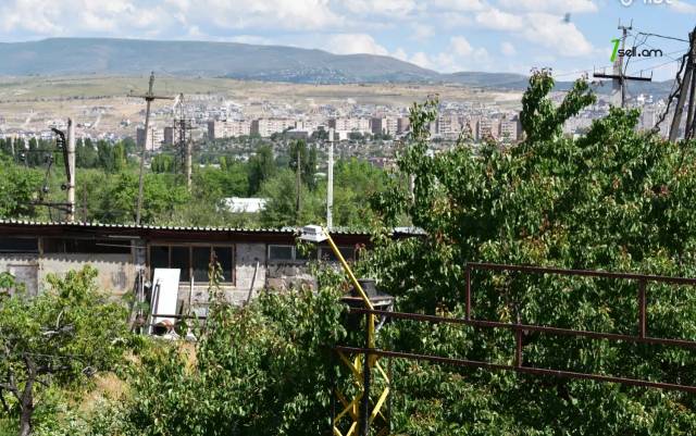 Հողատարածք բնակելի շինությունների համար Քանաքեռ Զեյթունում, 7000 ք.մ.