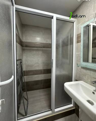 6 սենյականոց բնակարան նորակառույց շենքում Լուսինե Զաքարյան փողոցում, 157 քմ, 2/7 հարկ