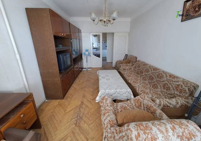 2 սենյականոց բնակարան Պարոնյանի փողոցում, 80 ք.մ., նախավերջին հարկ, կոսմետիկ վերանորոգում