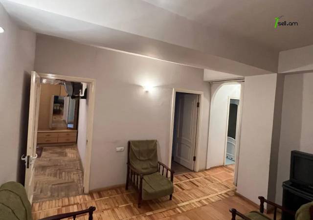 3 սենյականոց բնակարան Ամիրյան փողոցում, 100 ք.մ., 12/16 հարկ, 2 սանհանգույց, կոսմետիկ վերանորոգում