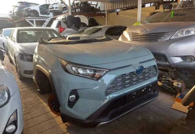 Toyota RAV4 ռասկուլաչիտ