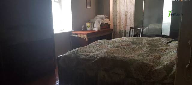 Երկու հարկանի քարե տուն Չարենցի փողոցում կենտրոնում, 435 ք.մ., կոսմետիկ վերանորոգում