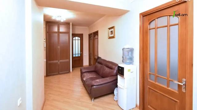 3 սենյականոց բնակարան Վաղարշ Վաղարշյան փողոցում, 83 ք.մ., 3/14 հարկ, եվրովերանորոգված