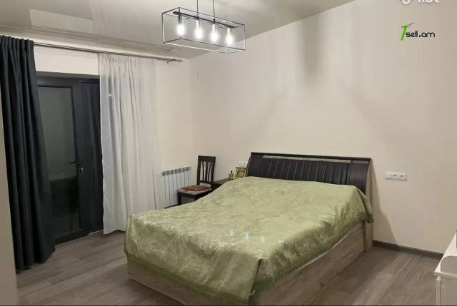 Երեք հարկանի տուն, Դուրյան թաղամաս Ավանում, 360 ք.մ., 2 սանհանգույց, եվրովերանորոգված