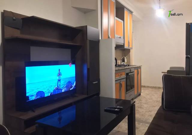 2 սենյականոց բնակարան Սարյանի փողոցում, 50 ք.մ., 2/5 հարկ, կապիտալ վերանորոգված, քարե շենք