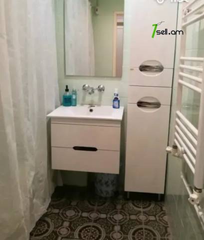 2 սենյականոց բնակարան, Ավան-Առինջ 1-ին միկրոշրջան, 65 քմ, 5/9 հարկ, եվրովերանորոգված