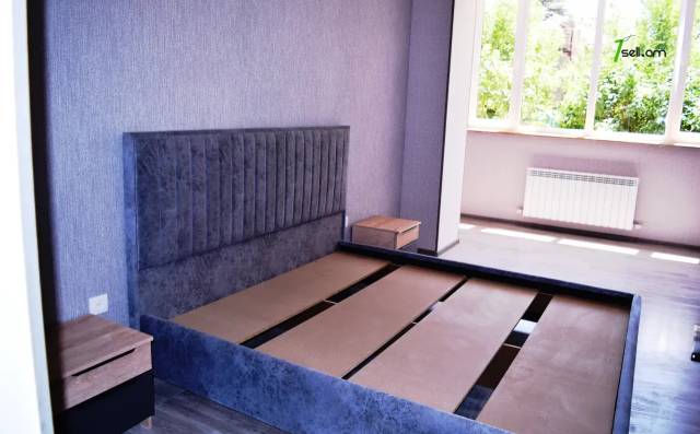 2 սենյականոց բնակարան Շիրակացու փողոցում, 70 քմ, 1/3 հարկ, կապիտալ վերանորոգված, քարե շենք