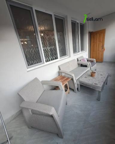 3 սենյականոց բնակարան Նալբանդյան փողոցում, 100 ք.մ., 2 սանհանգույց, բարձր առաստաղներ, 3/5 հարկ